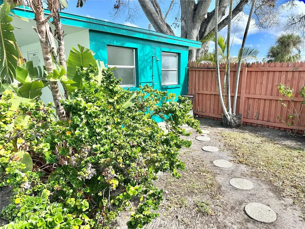 100 Waverly Way Clearwater FL 33756