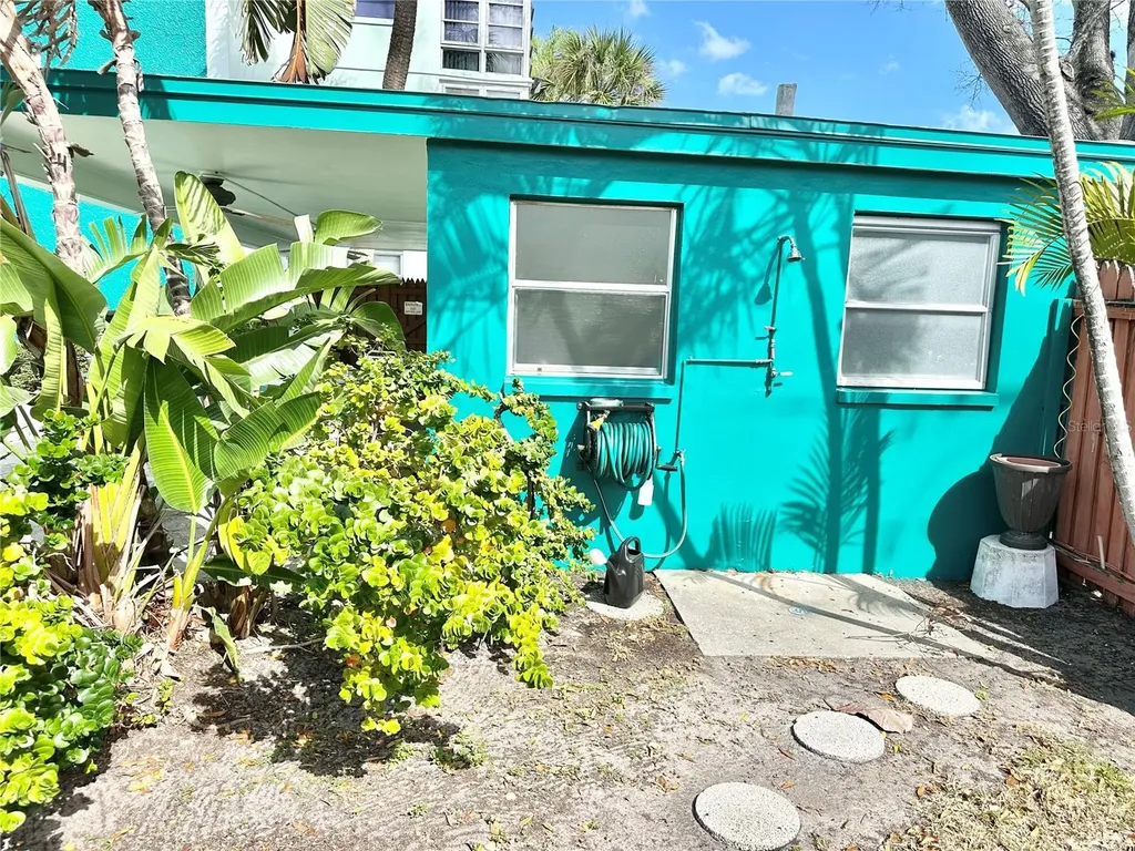 100 Waverly Way Clearwater FL 33756