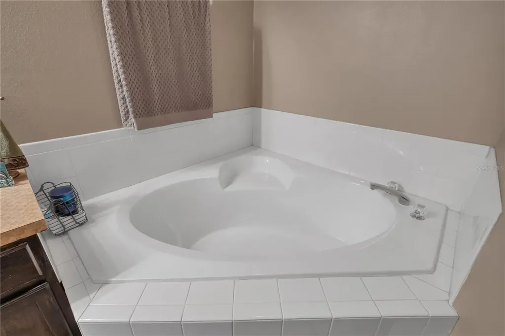 2926 Foraker Way Kissimmee FL 34758
