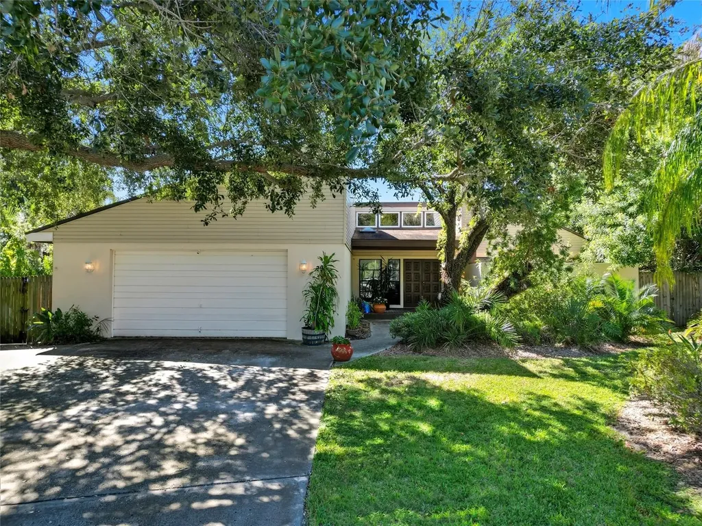 795 Del Oro Drive Safety Harbor FL 34695