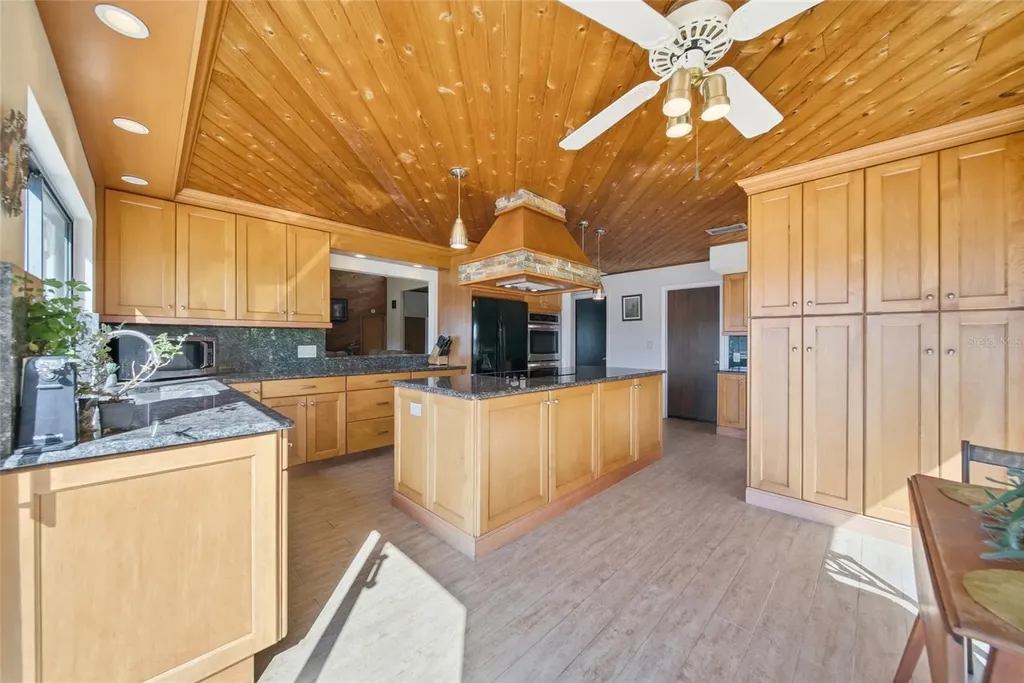 795 Del Oro Drive Safety Harbor FL 34695