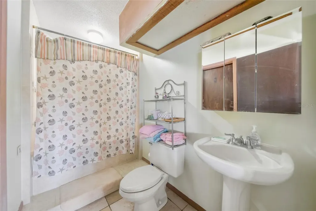 795 Del Oro Drive Safety Harbor FL 34695