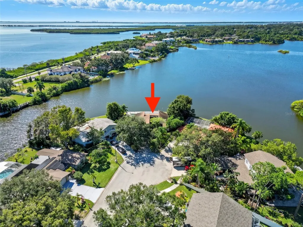 795 Del Oro Drive Safety Harbor FL 34695