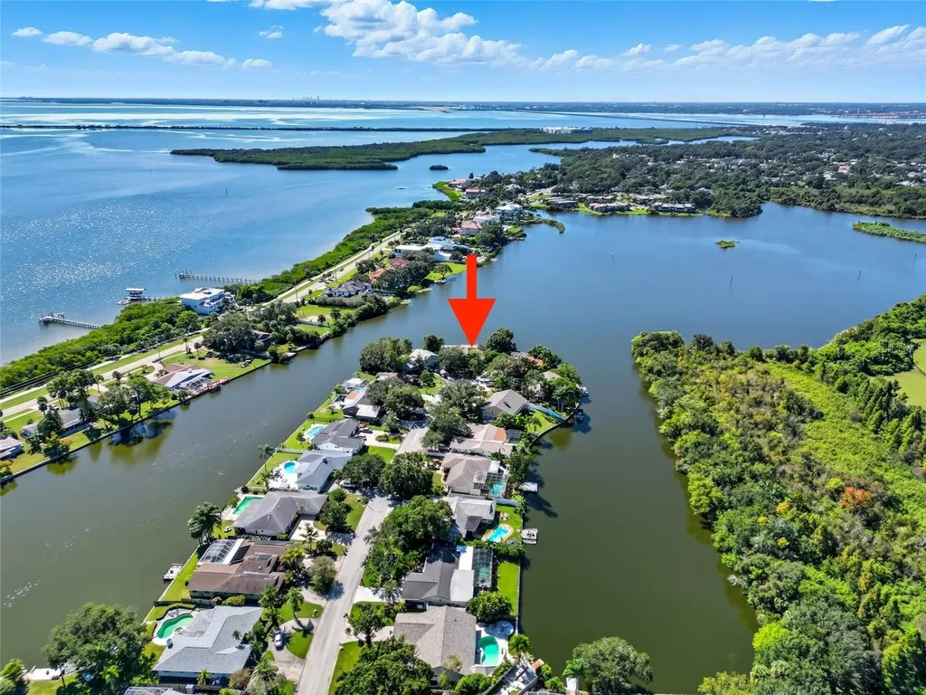 795 Del Oro Drive Safety Harbor FL 34695