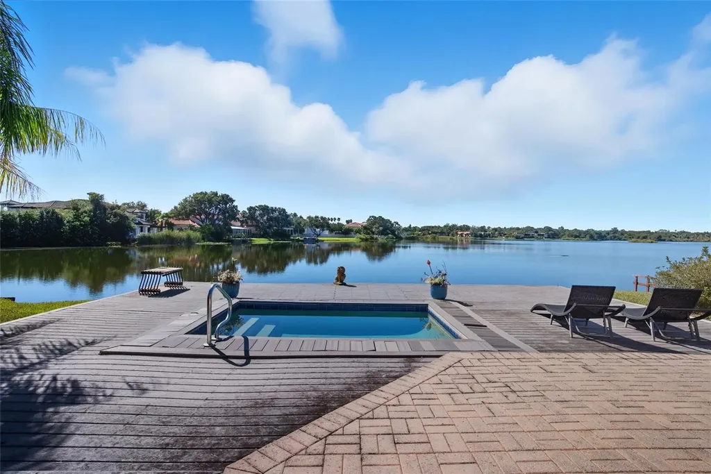 795 Del Oro Drive Safety Harbor FL 34695