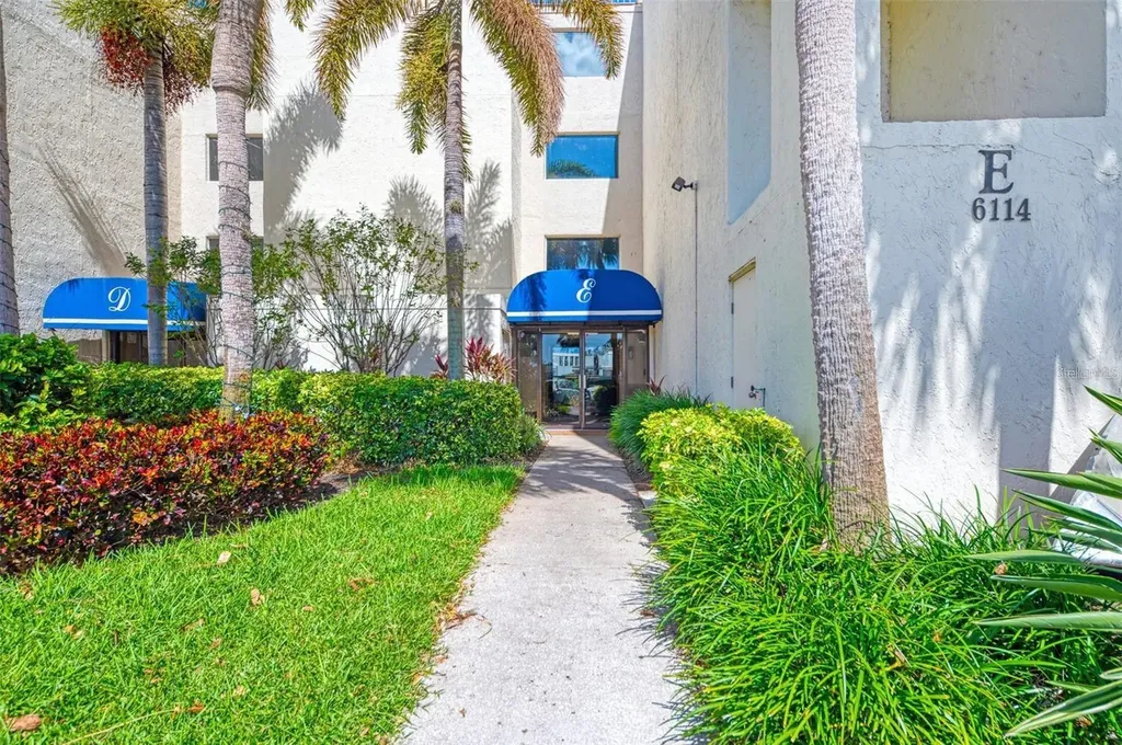 6114 43rd Street W Bradenton FL 34210