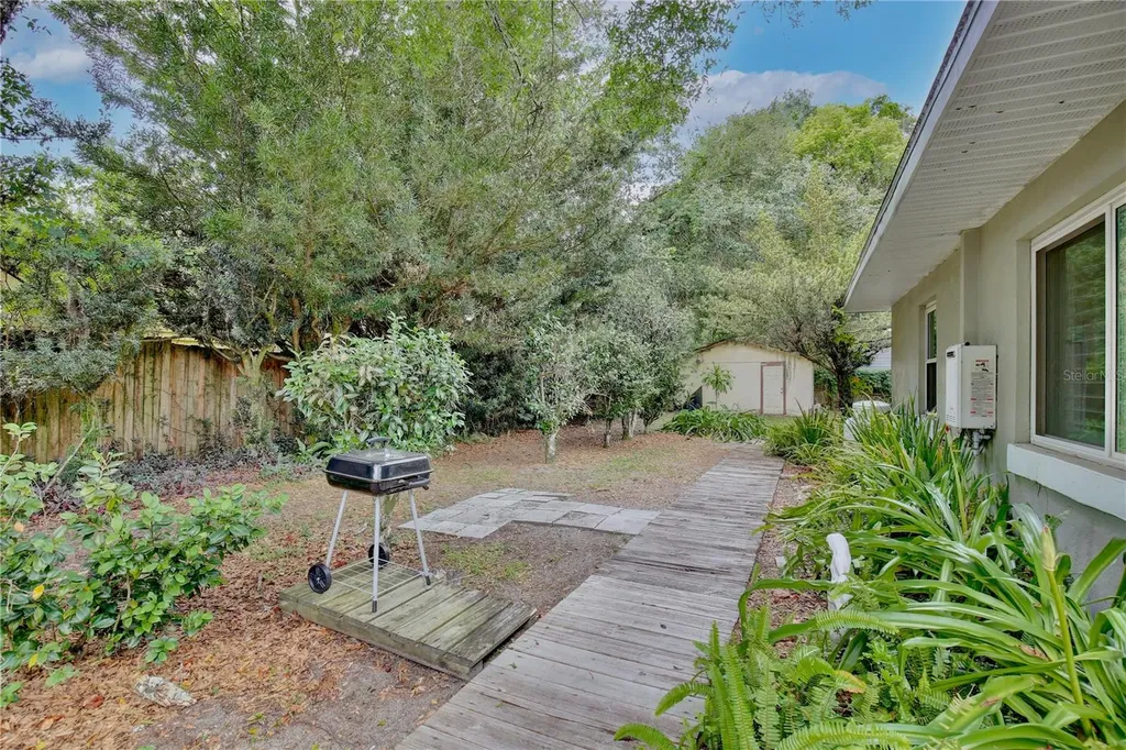 354 Monroe Avenue Apopka FL 32703