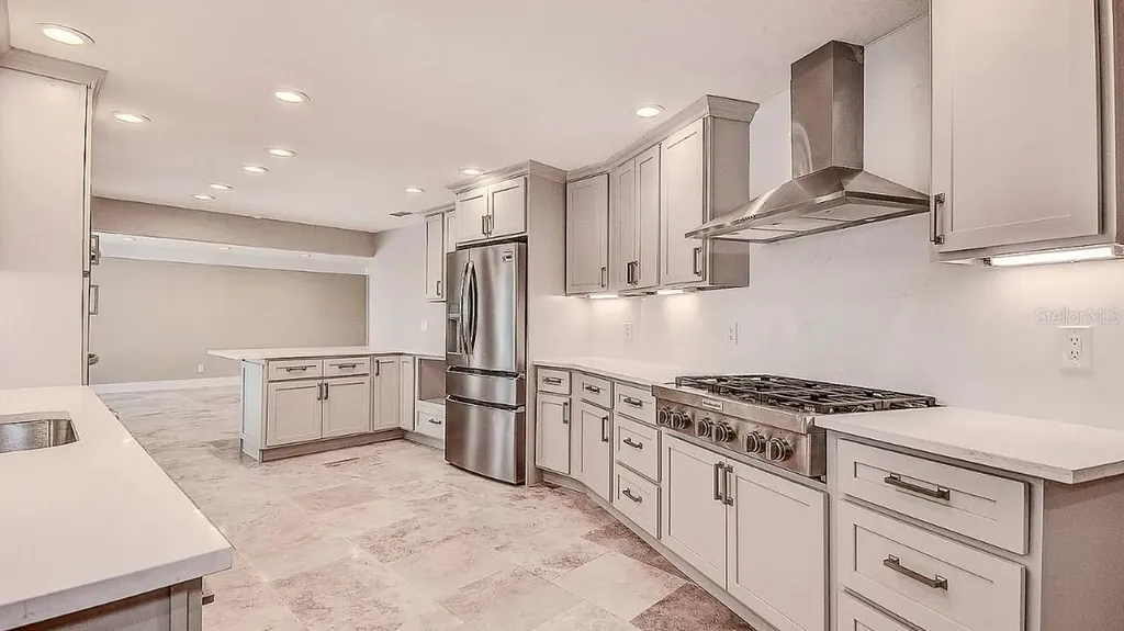 1998 Kansas Avenue NE St Petersburg FL 33703