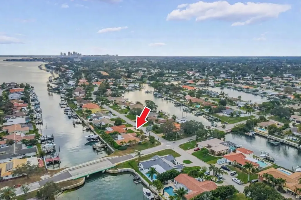 1998 Kansas Avenue NE St Petersburg FL 33703