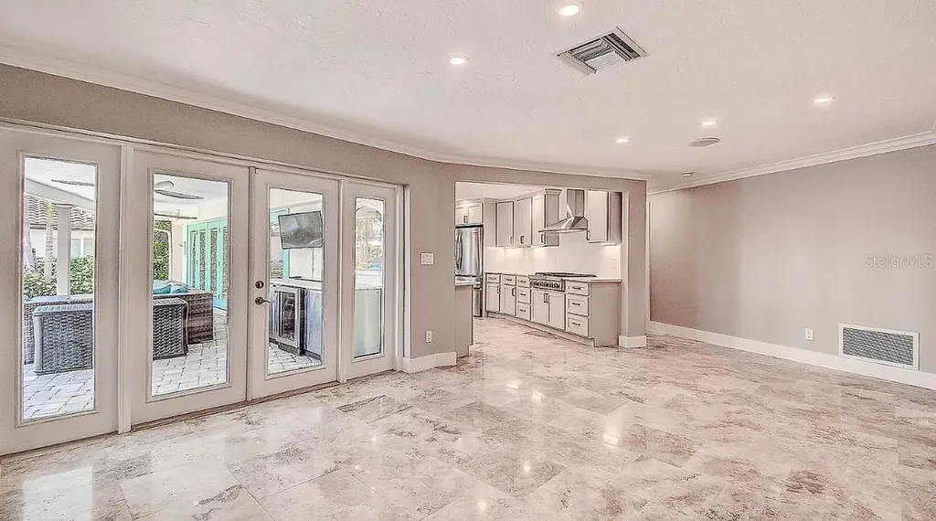 1998 Kansas Avenue NE St Petersburg FL 33703