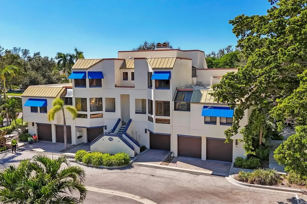 1912 Harbourside Drive Longboat Key FL 34228