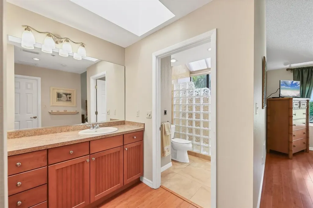 1912 Harbourside Drive Longboat Key FL 34228