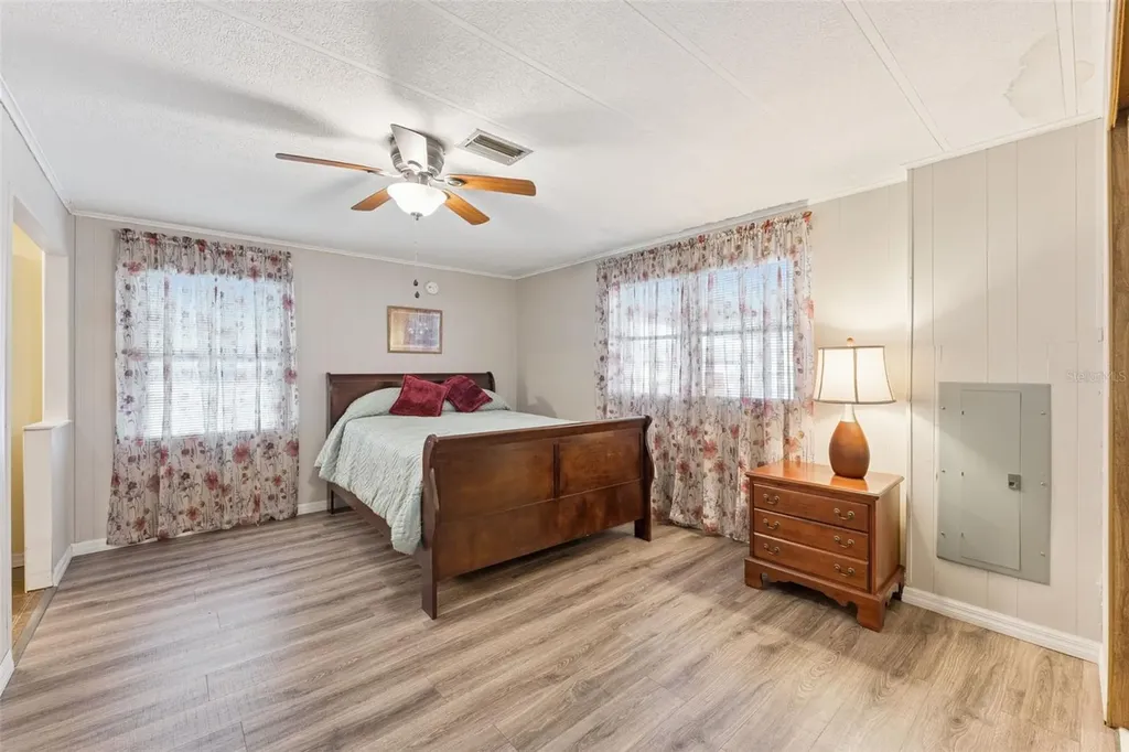 314 Lakeview Drive Osteen FL 32764