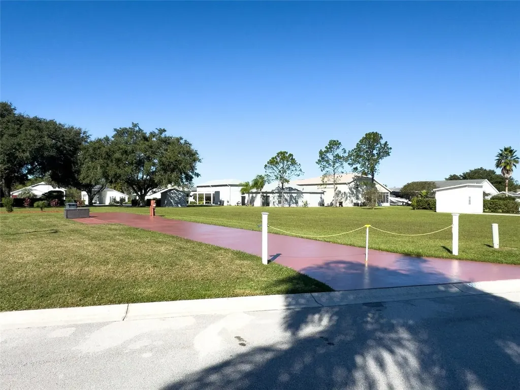 1052 Caravan Loop Polk City FL 33868