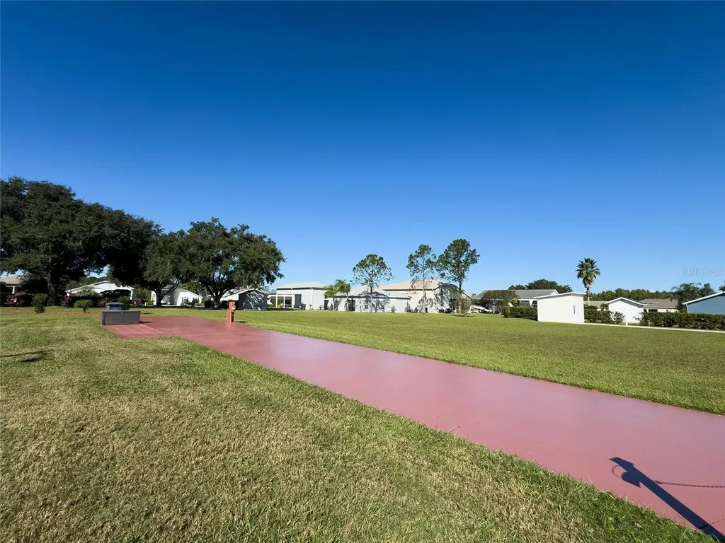 1052 Caravan Loop Polk City FL 33868