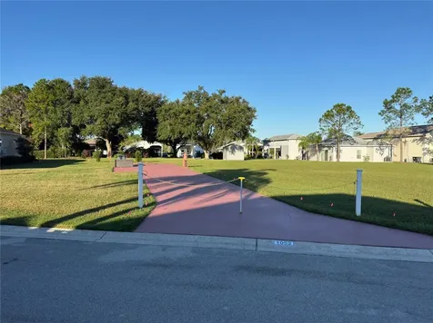 1052 Caravan Loop Polk City FL 33868