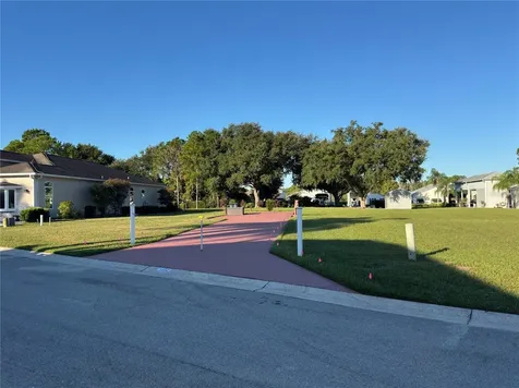 1052 Caravan Loop Polk City FL 33868