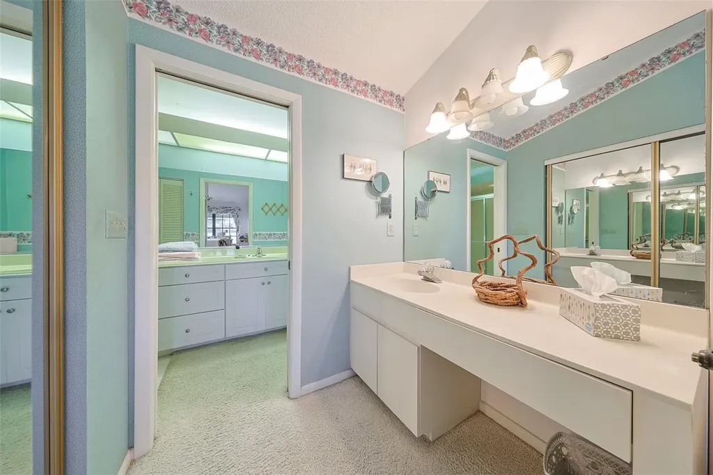 5941 Clubside Drive Sarasota FL 34243