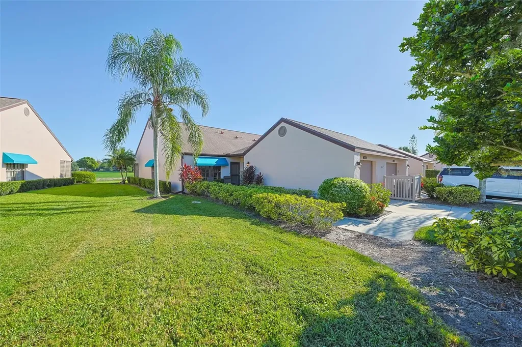 5941 Clubside Drive Sarasota FL 34243