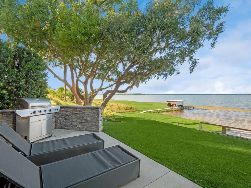 12943 SE Sunset Harbor Road Weirsdale FL 32195