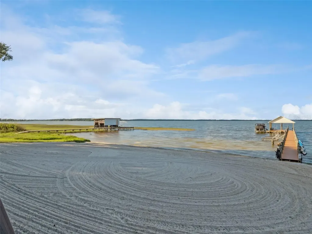 12943 SE Sunset Harbor Road Weirsdale FL 32195