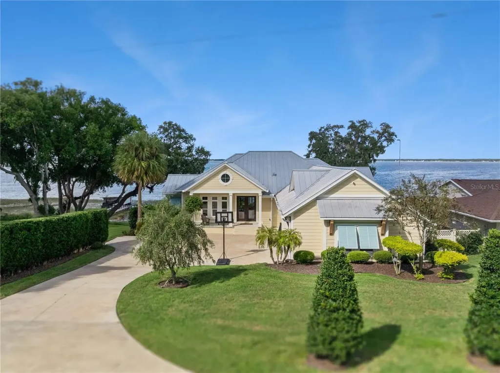 12943 SE Sunset Harbor Road Weirsdale FL 32195