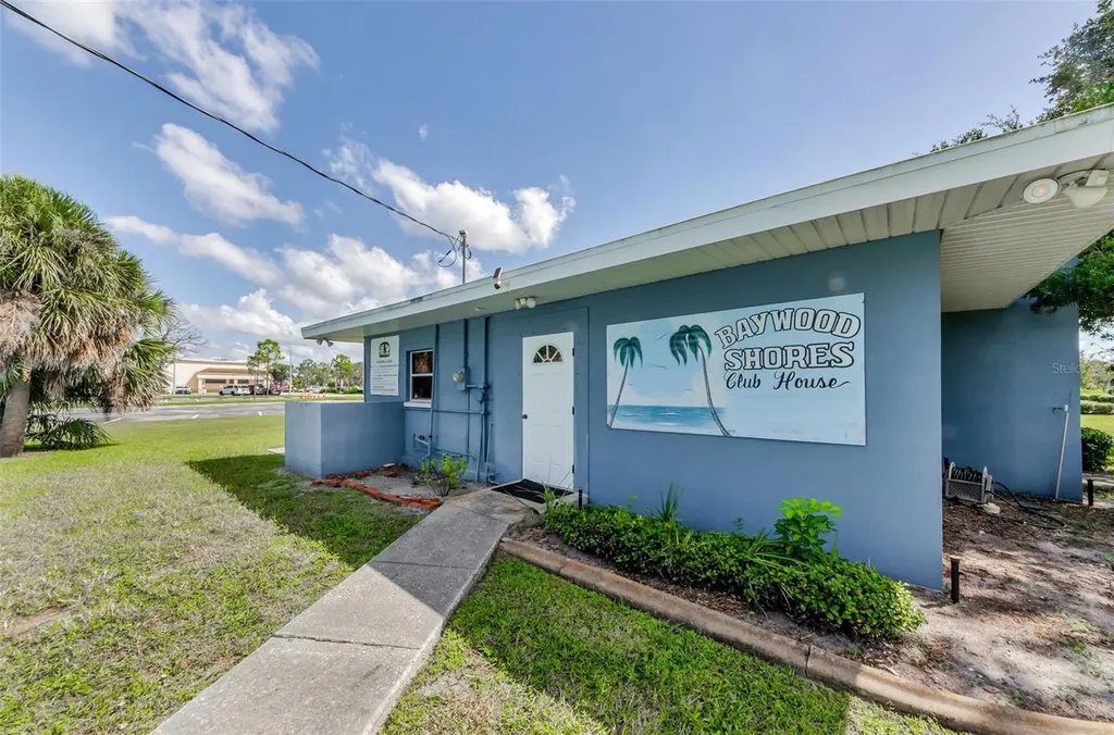 596 Baywood Drive N Dunedin FL 34698