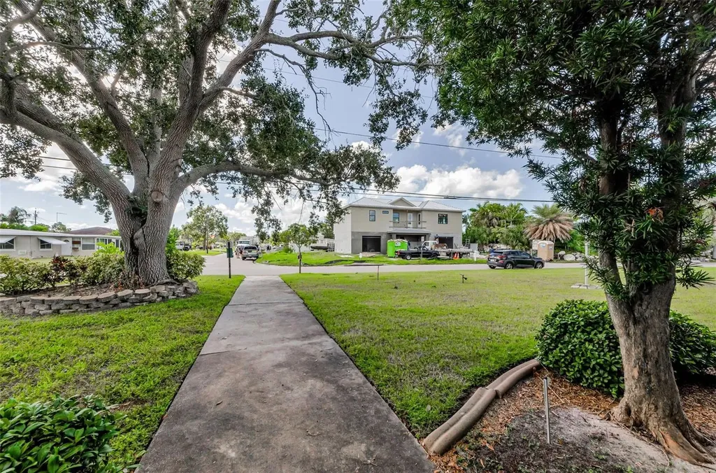 596 Baywood Drive N Dunedin FL 34698