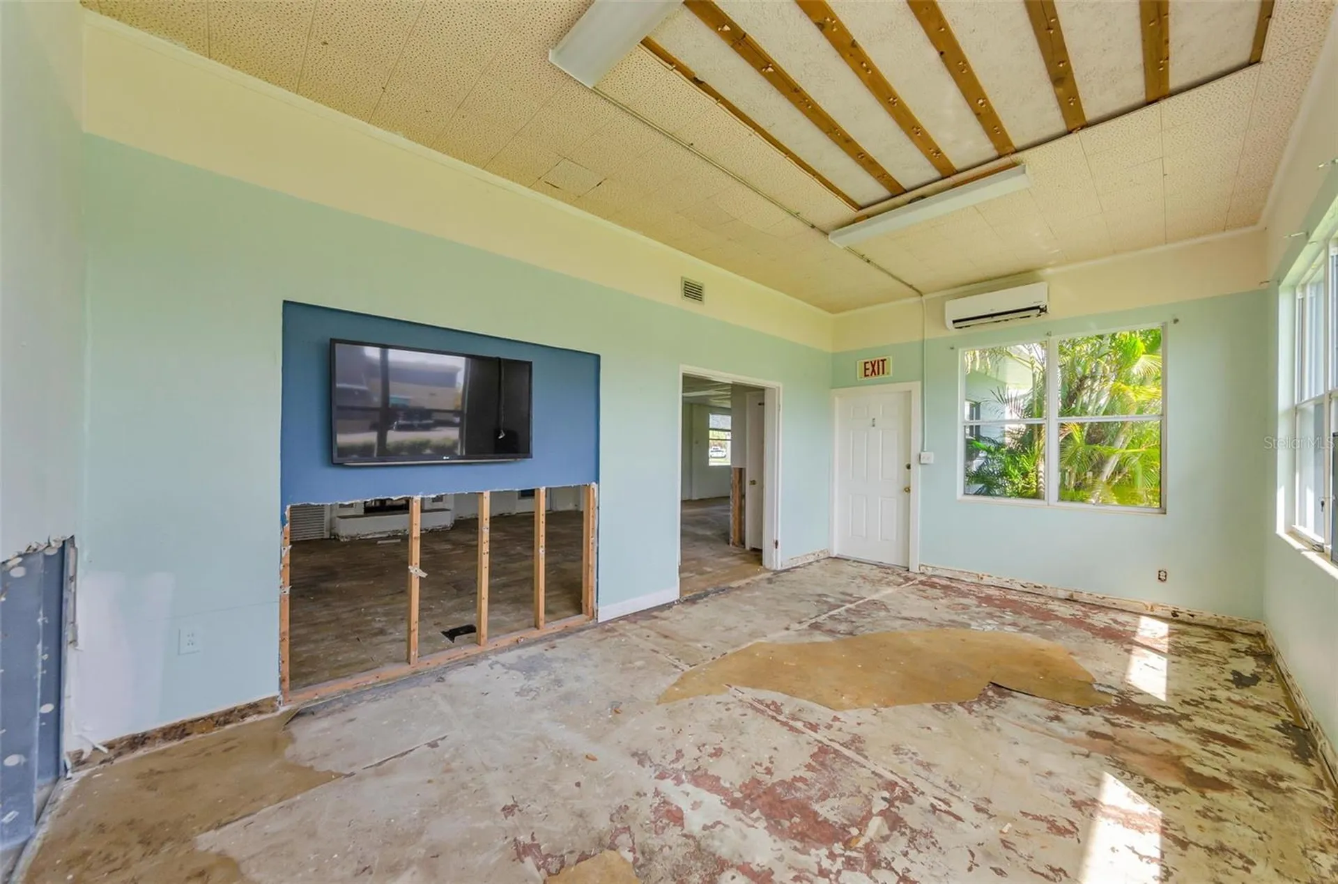 596 Baywood Drive N Dunedin FL 34698