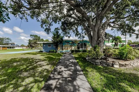 596 Baywood Drive N Dunedin FL 34698