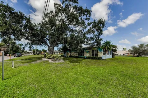 596 Baywood Drive N Dunedin FL 34698