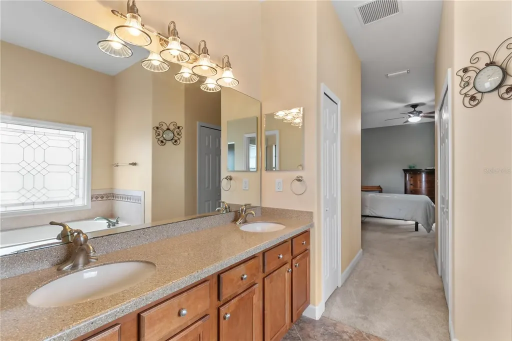 8860 Bridgeport Bay Circle Mount Dora FL 32757