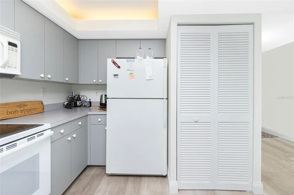 2255 N Beach Road Englewood FL 34223