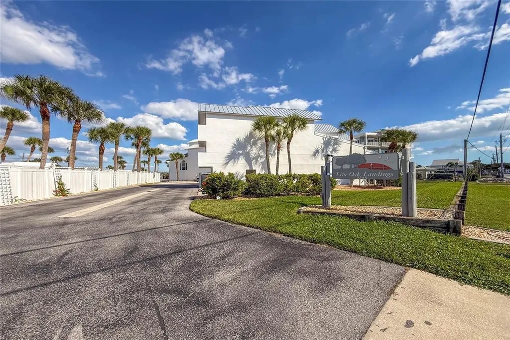 2255 N Beach Road Englewood FL 34223