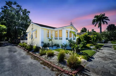1022 10th Avenue N St Petersburg FL 33705