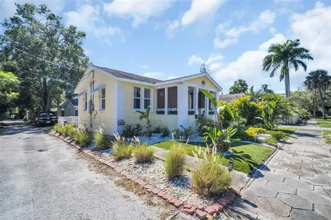 1022 10th Avenue N St Petersburg FL 33705