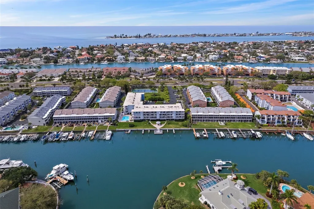719 Pinellas Bayway S St Petersburg FL 33715