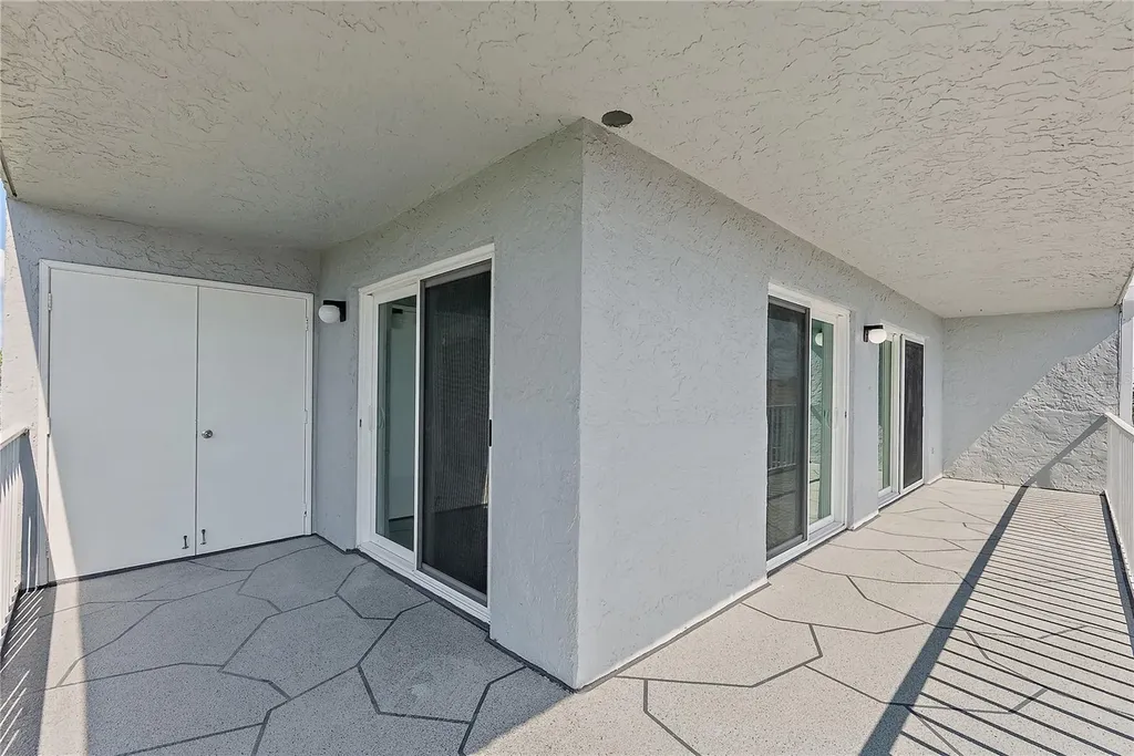 719 Pinellas Bayway S St Petersburg FL 33715