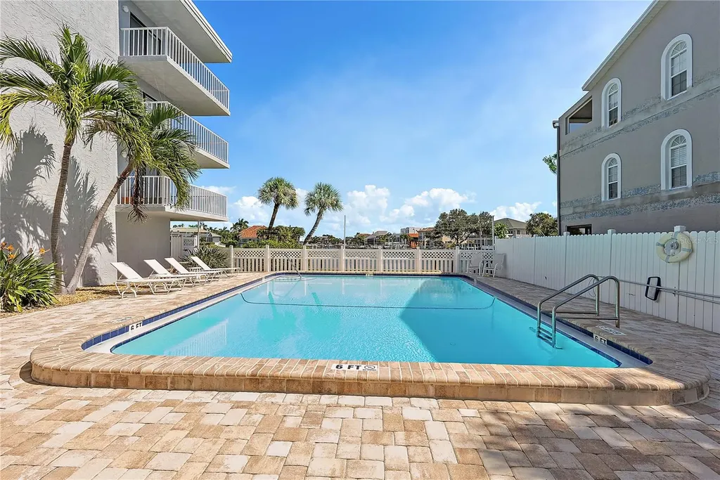 719 Pinellas Bayway S St Petersburg FL 33715