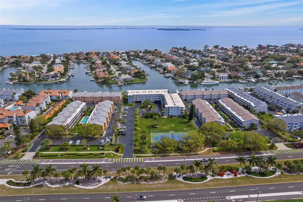 719 Pinellas Bayway S St Petersburg FL 33715