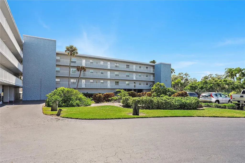 719 Pinellas Bayway S St Petersburg FL 33715