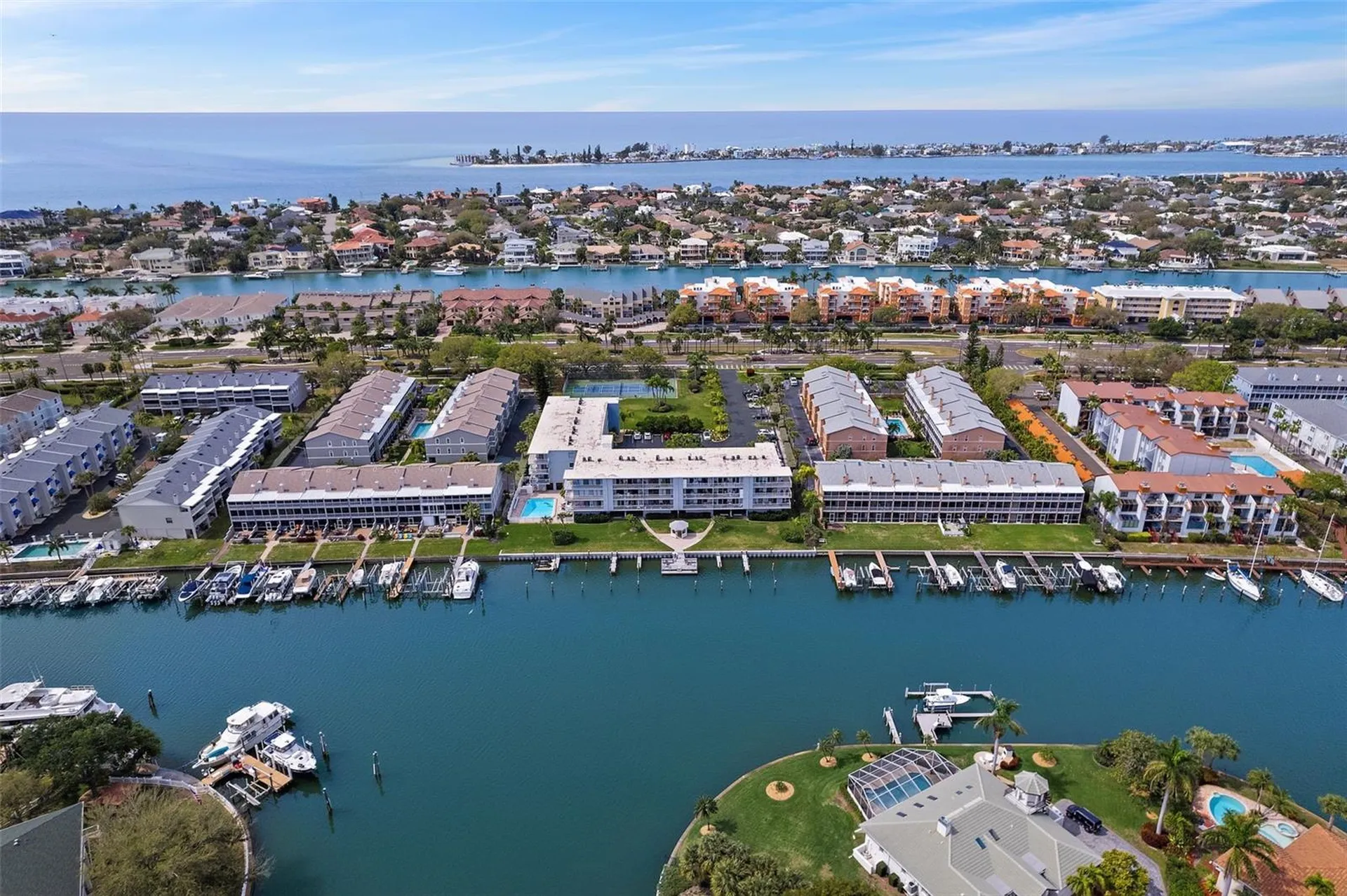 719 Pinellas Bayway S St Petersburg FL 33715