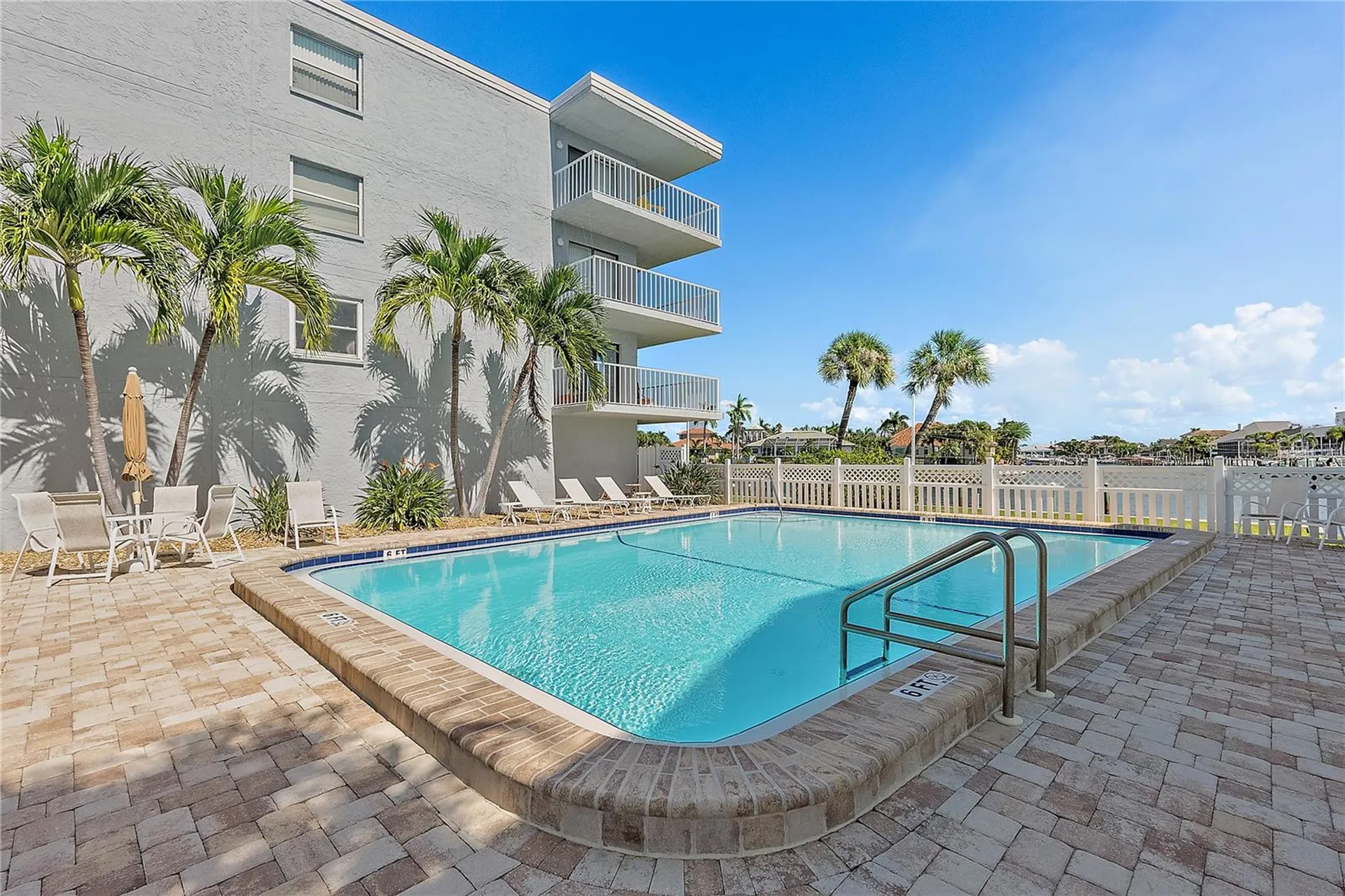 719 Pinellas Bayway S St Petersburg FL 33715