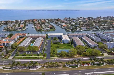 719 Pinellas Bayway S St Petersburg FL 33715