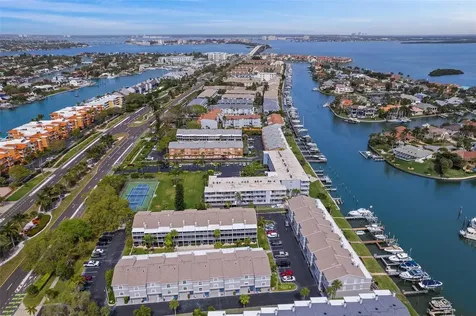 719 Pinellas Bayway S St Petersburg FL 33715