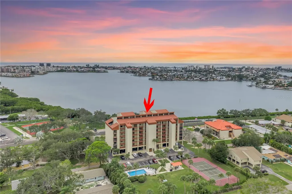 7037 Sunset Drive S South Pasadena FL 33707