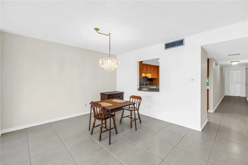 7037 Sunset Drive S South Pasadena FL 33707