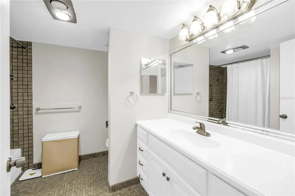 7037 Sunset Drive S South Pasadena FL 33707