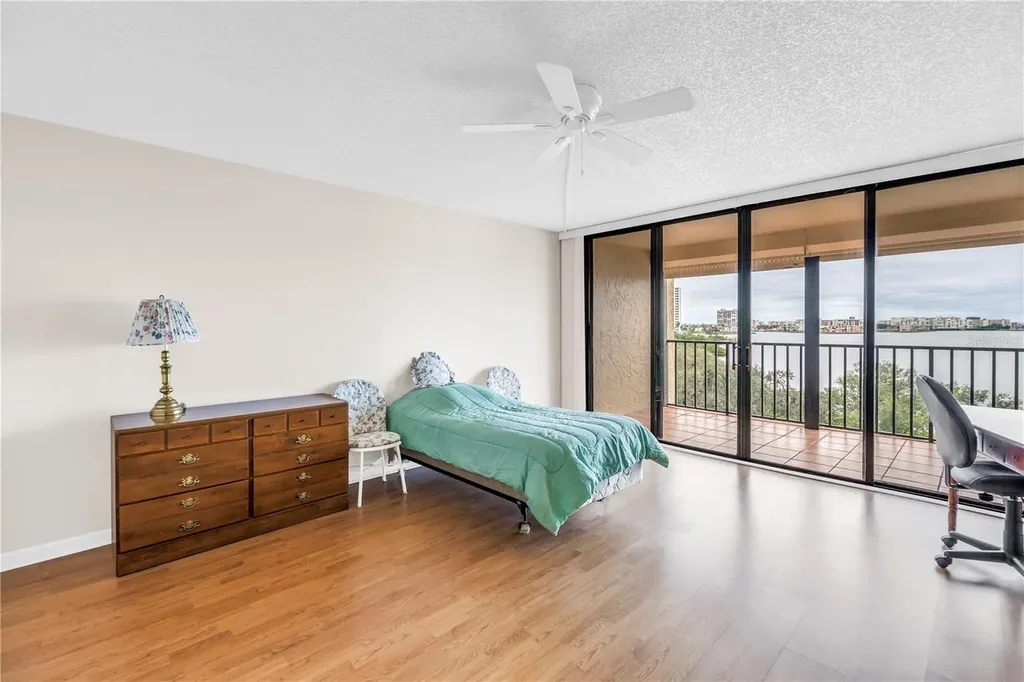 7037 Sunset Drive S South Pasadena FL 33707