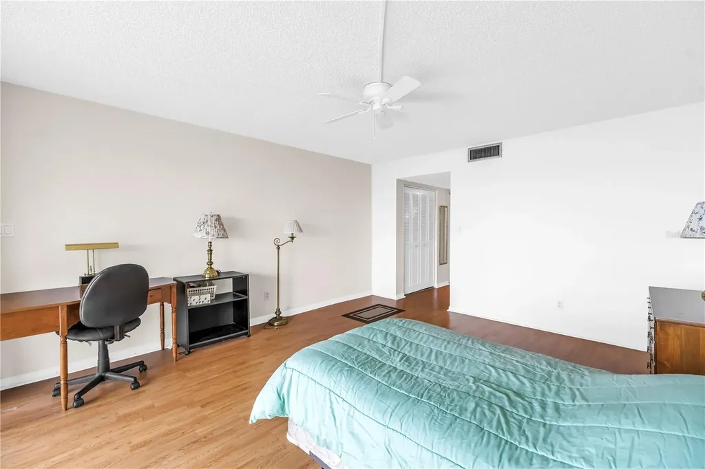 7037 Sunset Drive S South Pasadena FL 33707